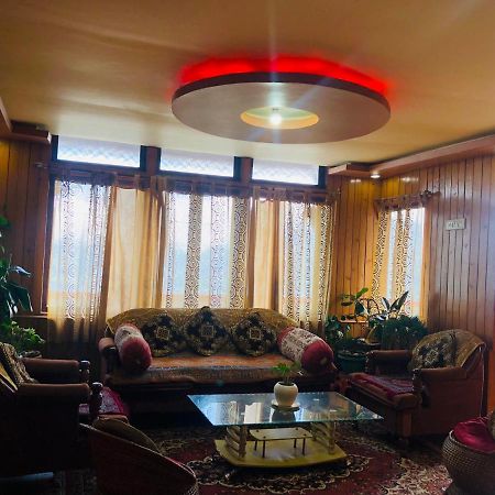 Raibas Homestay Darjeeling  Buitenkant foto