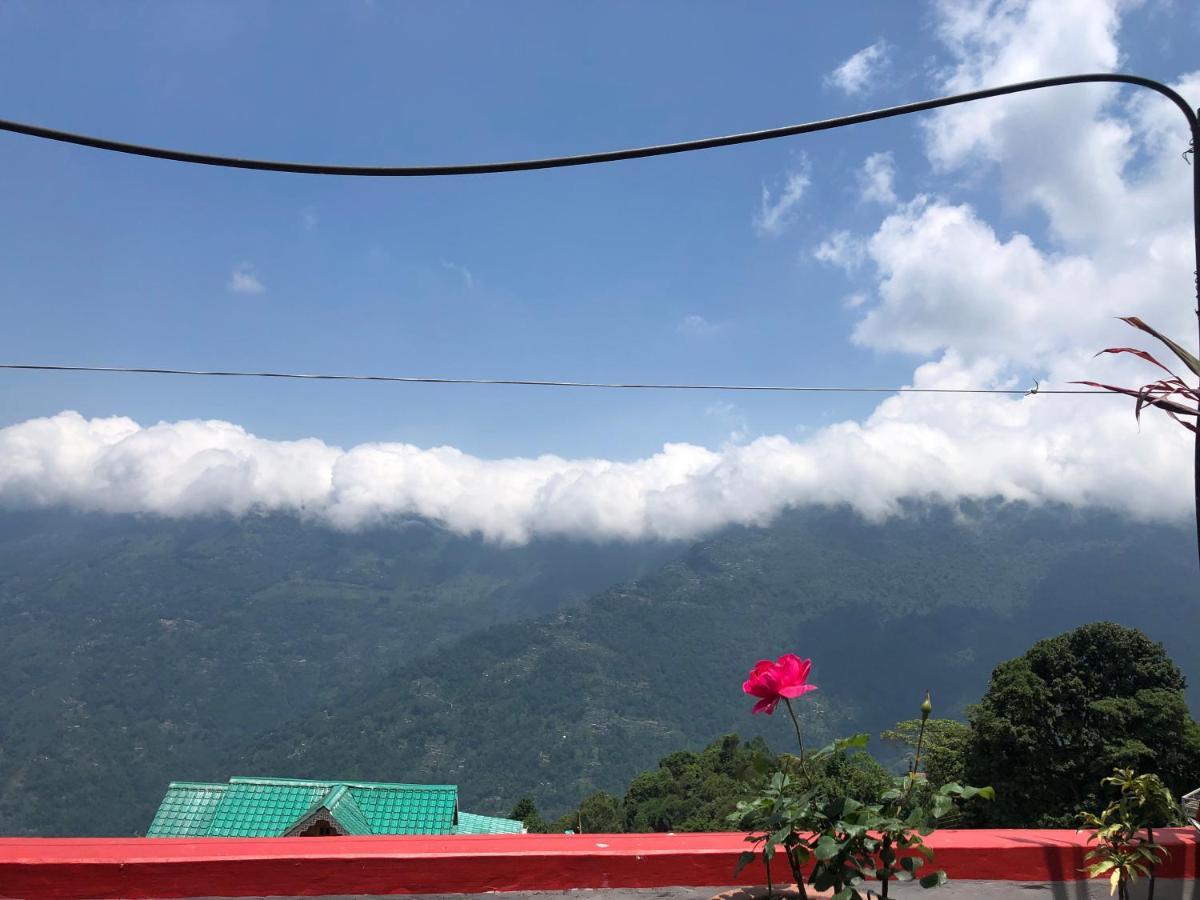 Raibas Homestay Darjeeling  Buitenkant foto